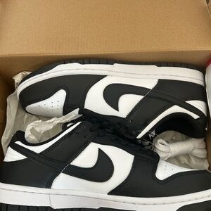 Nike Dunk Low (Panda)